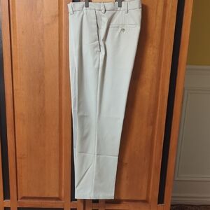 Haggar Men's Dress Pants in Light Gray
